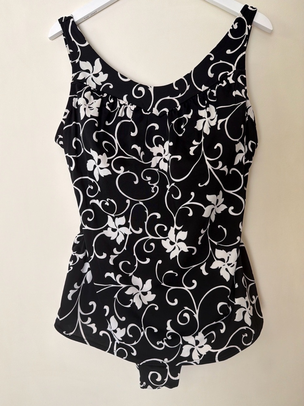 Amoena One Piece swimsuit Black White Floral Built-In Bra Open Back Size 18